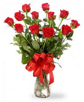  Zonguldak çiçek , çiçekçi , çiçekçilik  12 adet kırmızı güllerden vazo tanzimi