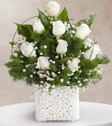 9 beyaz gül vazosu  Zonguldak çiçek satışı 