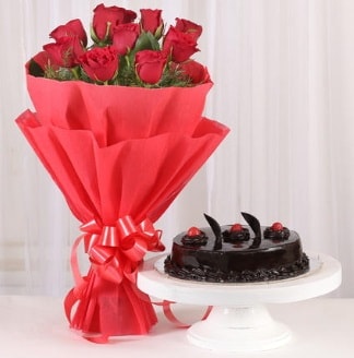 10 Adet kırmızı gül ve 4 kişilik yaş pasta  Zonguldak internetten çiçek satışı 